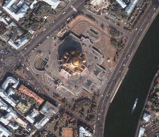 Фотография из космоса храма Христа Спасителя.