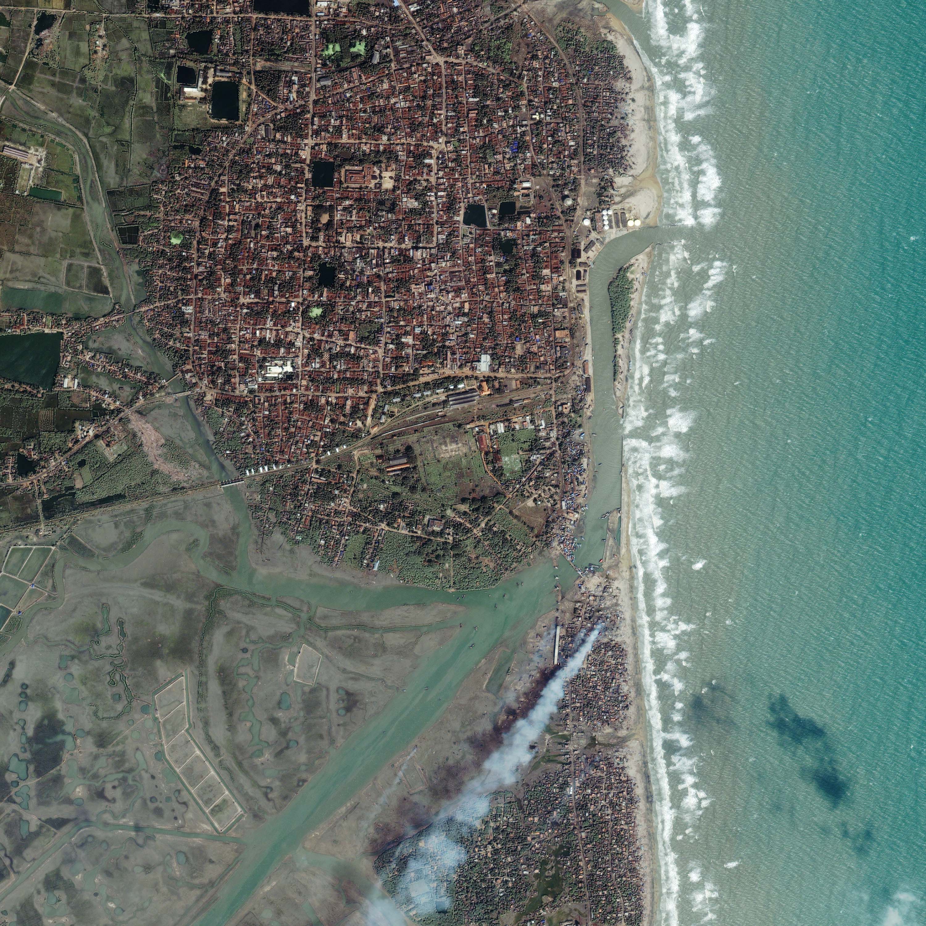 Фото цунами из космоса. Азия